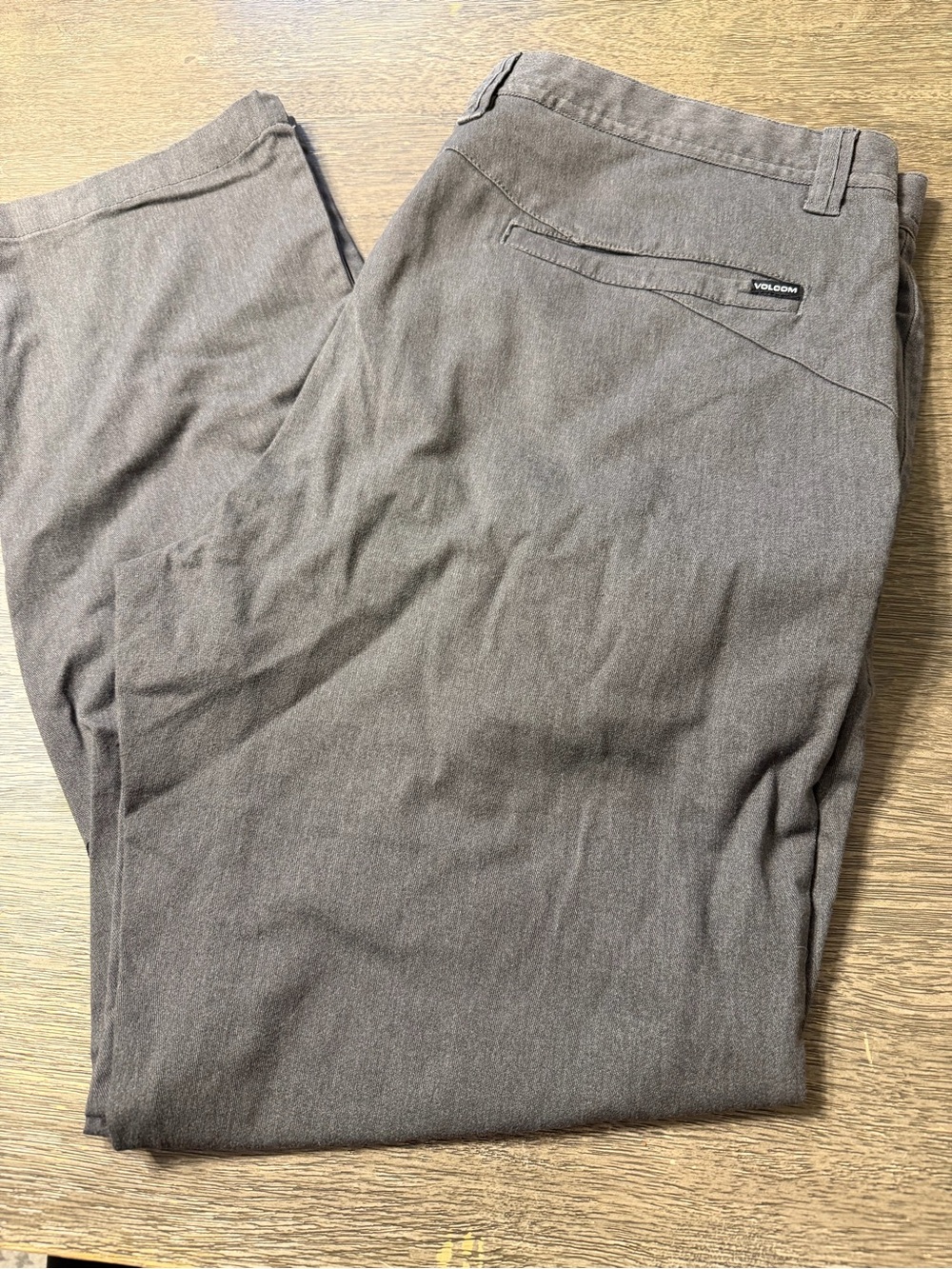 Volcom Men's gray pants size 38. Bin 125